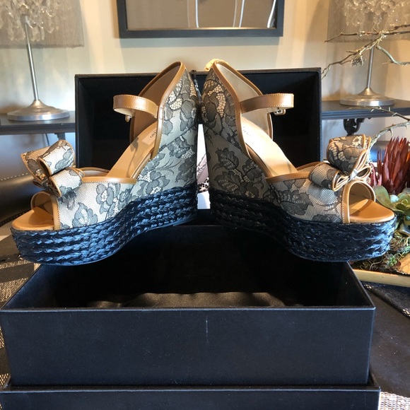 Valentino Lace Fabric w/Tan Leather Strap & Bow - Picture 3 of 5